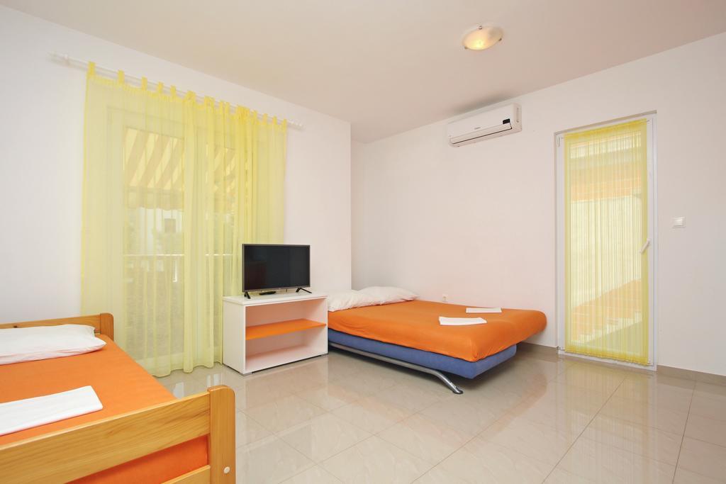 Apartmani Ruza Novalja Exterior photo