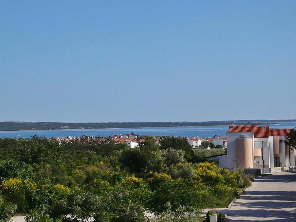 Apartmani Ruza Novalja Exterior photo
