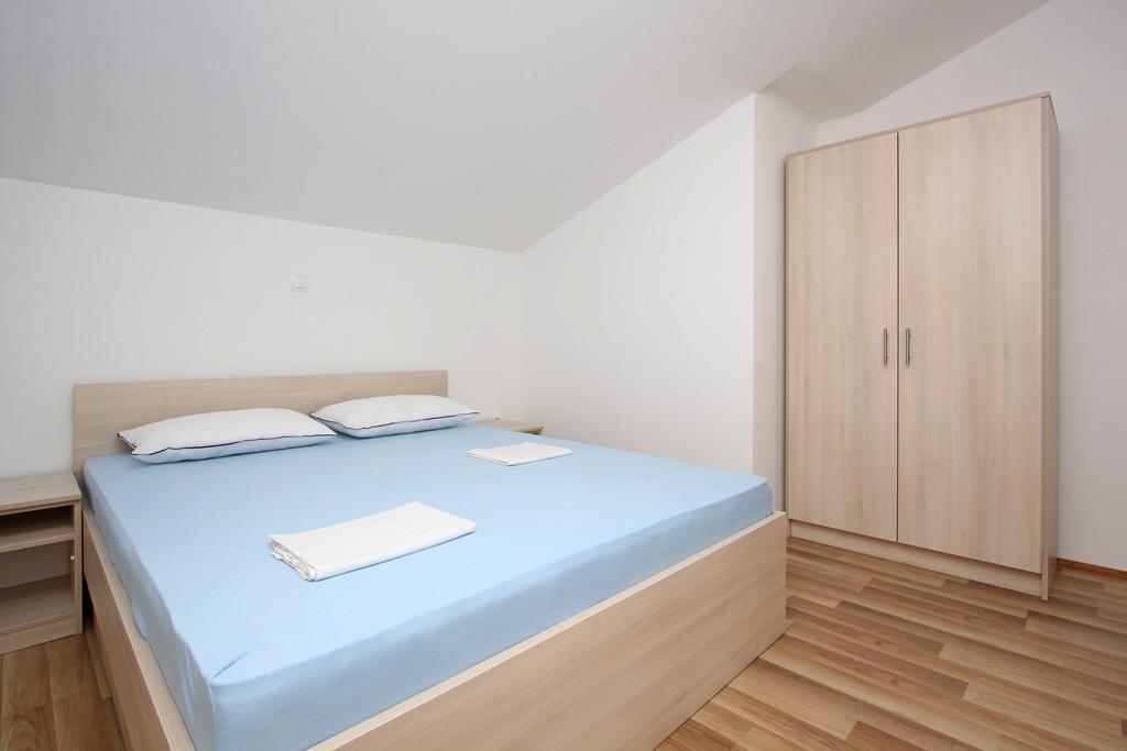 Apartmani Ruza Novalja Exterior photo