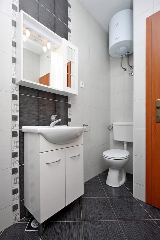 Apartmani Ruza Novalja Exterior photo