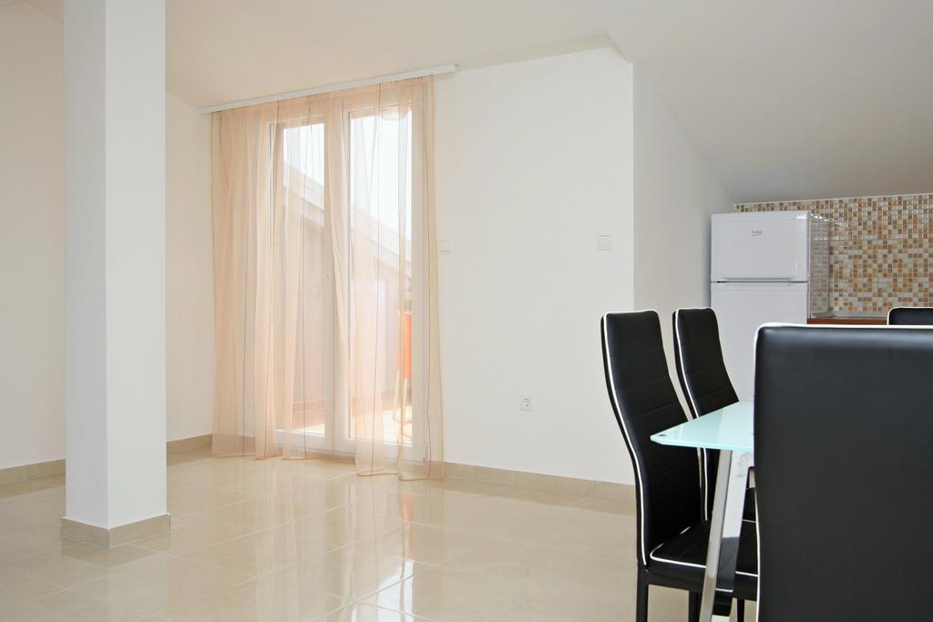 Apartmani Ruza Novalja Exterior photo