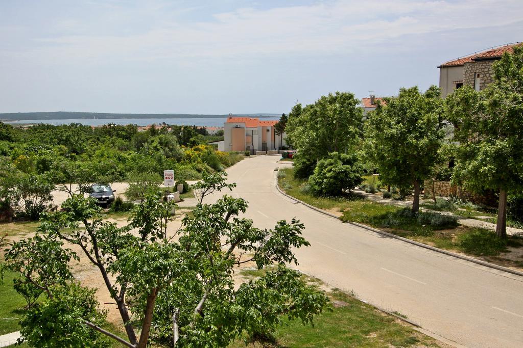 Apartmani Ruza Novalja Exterior photo
