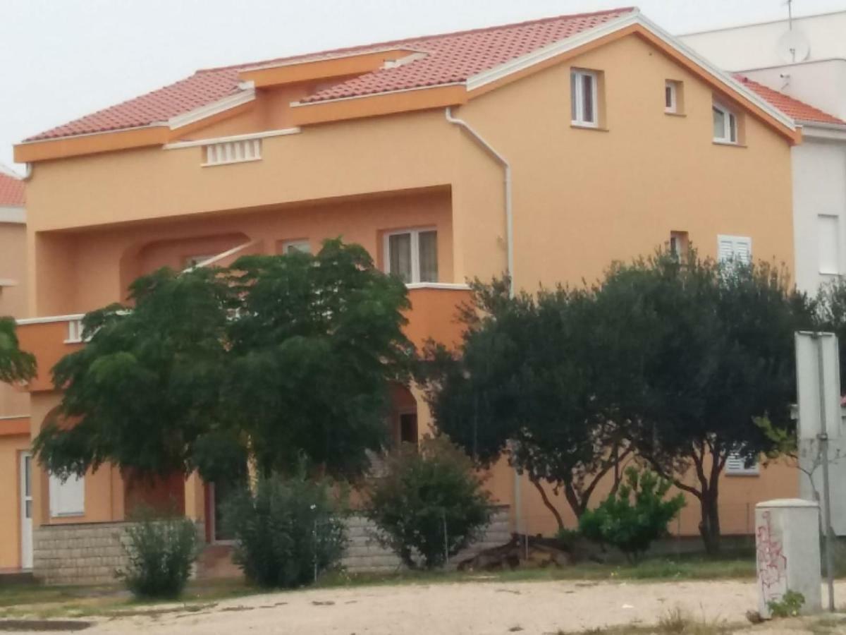 Apartmani Ruza Novalja Exterior photo