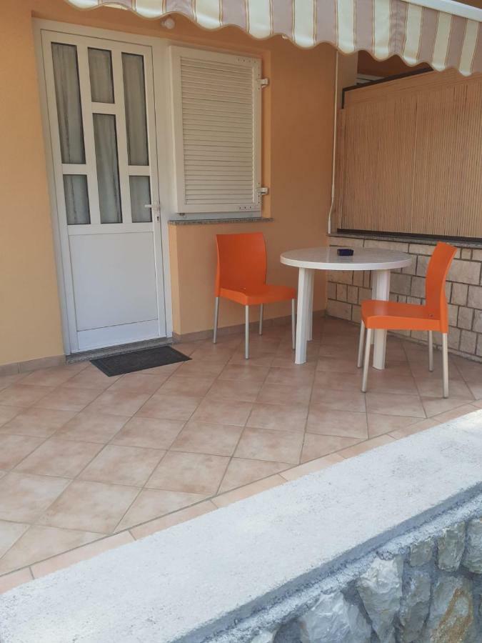 Apartmani Ruza Novalja Exterior photo