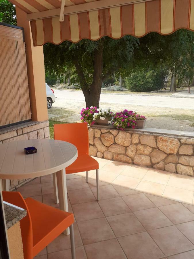 Apartmani Ruza Novalja Exterior photo