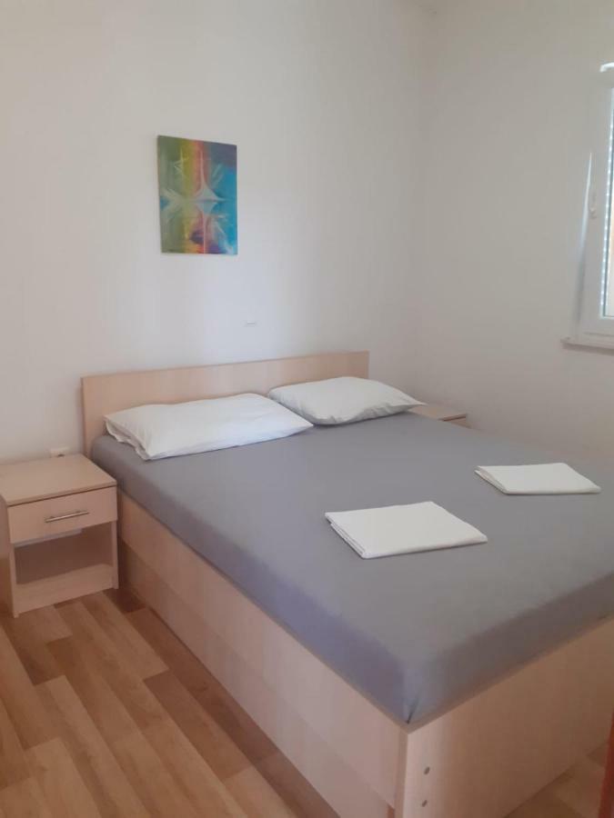 Apartmani Ruza Novalja Exterior photo